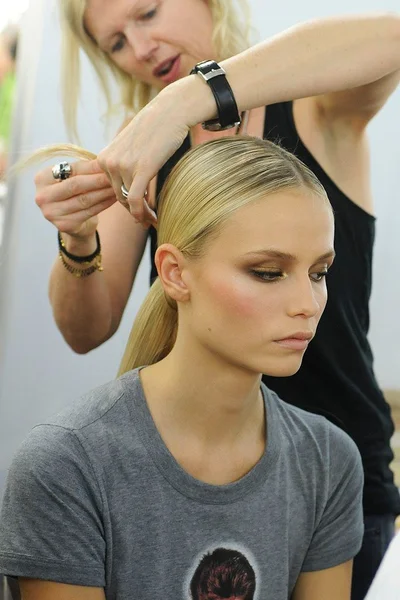 Look 16